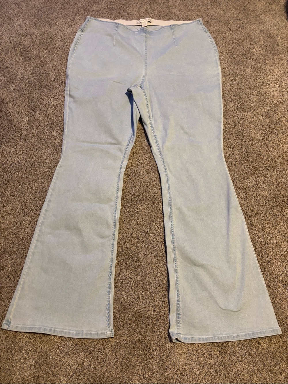 ⭐️Cato Light Blue Women's Flare Jeans
